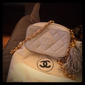 Quilt 90s Chanel gld chain, tassel. Mint, orig pkg
